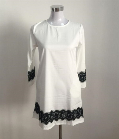 Модерна дамска рокля широк модел с елемент дантела в бял цвят