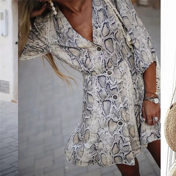 Ежедневна дамска рокля с V-образно деколте и принт 