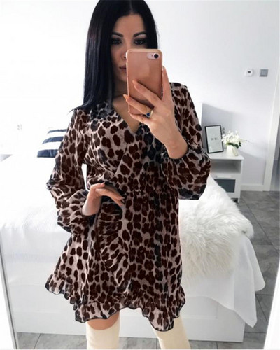 Стилна дамска рокля с V-образно деколте в леопардов принт 