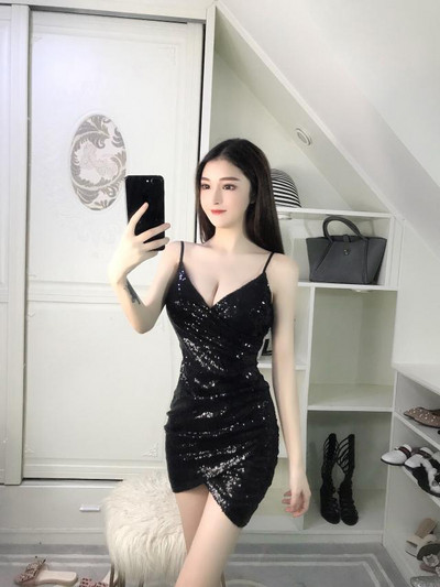 Къса дамска рокля с пайети и тънки презрамки в три цвята