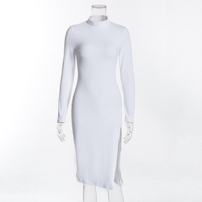 Стилна дамска рокля с цепка в бял ,черен и червен цвят 