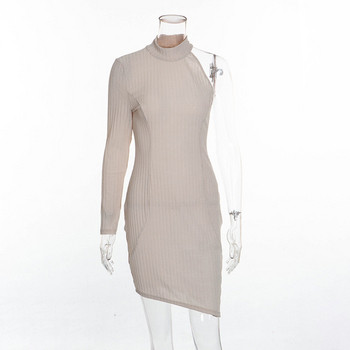 Modern női ruha pólógallérral és bézs színű ujjal