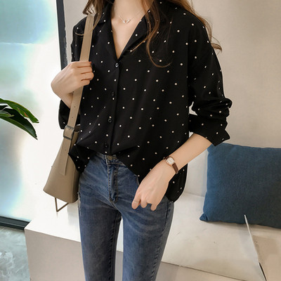 Дамска модерна риза на точки в черен цвят