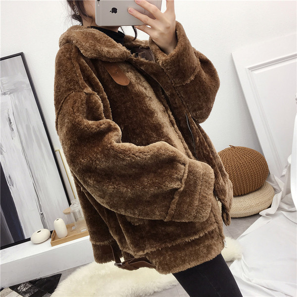 Спортно-елегантно дамско пухено палто в два цвята