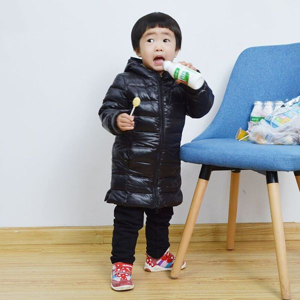 Alkalmi gyerekkabát kapucnival fekete színben, lányoknak és fiúknak egyaránt