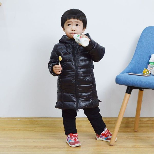 Alkalmi gyerekkabát kapucnival fekete színben, lányoknak és fiúknak egyaránt