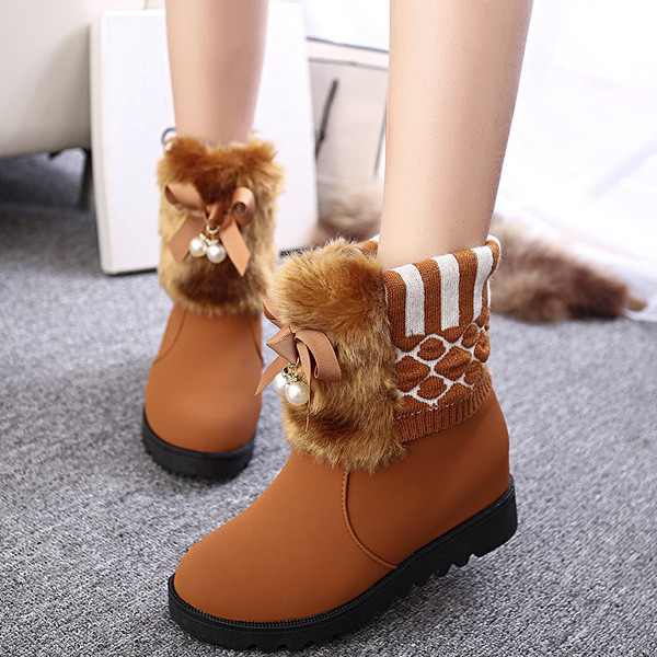 Ежедневни дамски боти с пух и панделка в черен и кафяв цвят