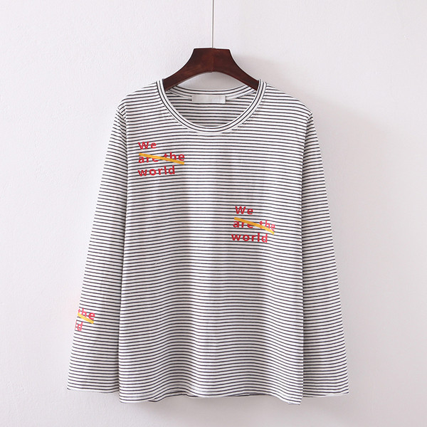 Ежедневна дамска раирана блуза с цветна бродерия в два цвята 