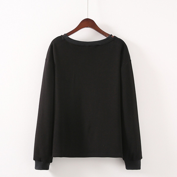 Ежедневна дамска блуза с V-образно деколте с цветна апликация 