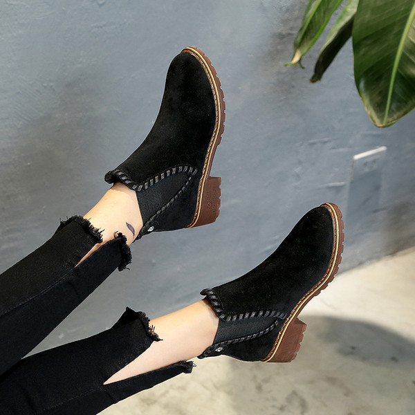 Ежедневни дамски боти от еко велур в бежов и черен цвят