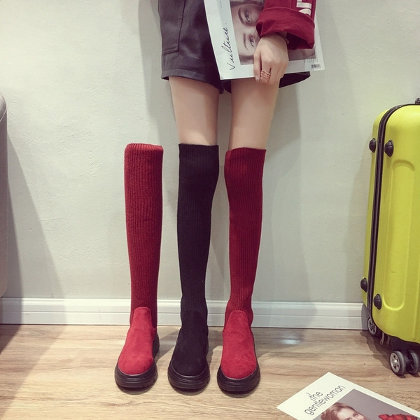 Alkalmi női csizma durva talppal, fekete és piros színben