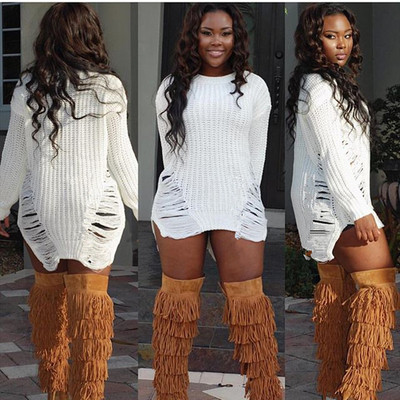 Дълъг дамски пуловер с разкъсани мотиви в няколко цвята