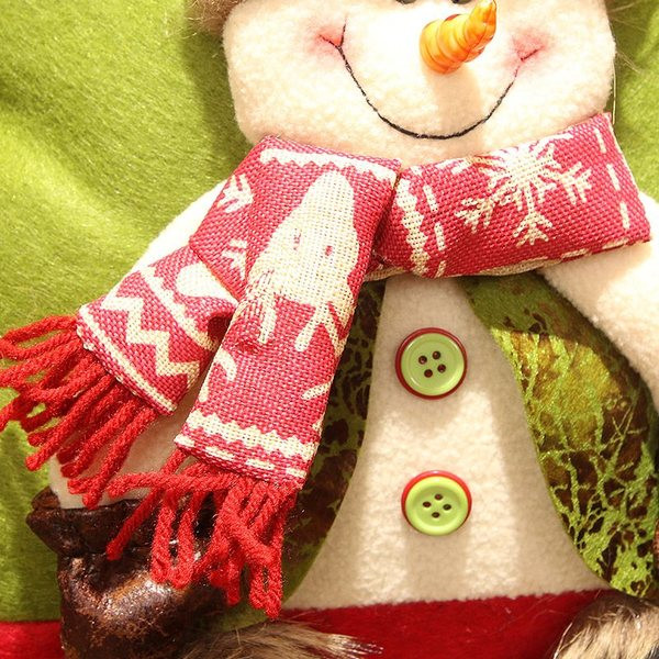 Декоративна възглавница с 3D коледни елементи в два модела