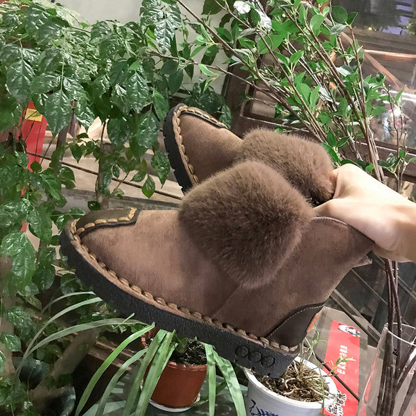 ÚJ modern női csizma télre, fekete és barna pehelyszínnel