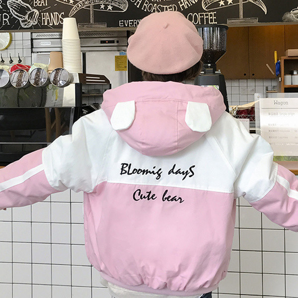 Női téli kabát 3D elemekkel, zöld, kék és rózsaszín színben