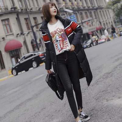 Ежедневно дамско зимно яке с висока яка и надпис в няколко цвята