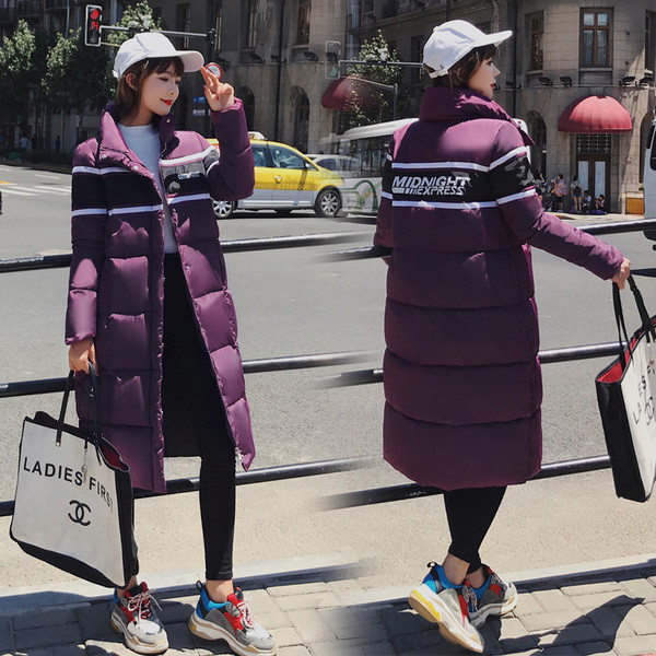 Ежедневно дамско зимно яке с висока яка и надпис в няколко цвята