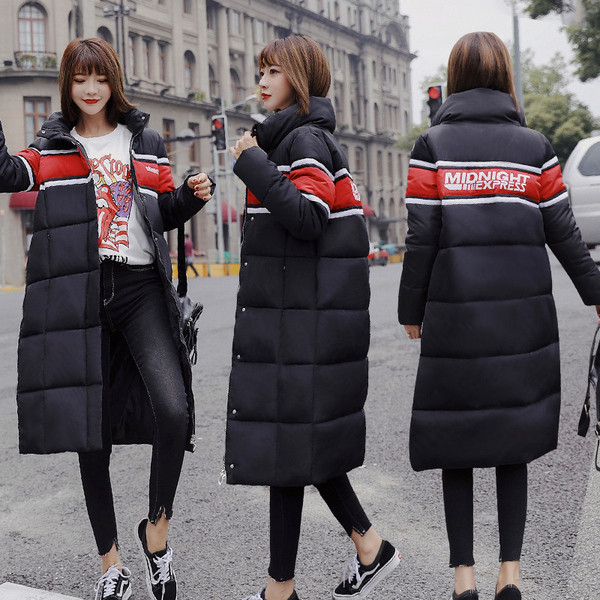 Ежедневно дамско зимно яке с висока яка и надпис в няколко цвята