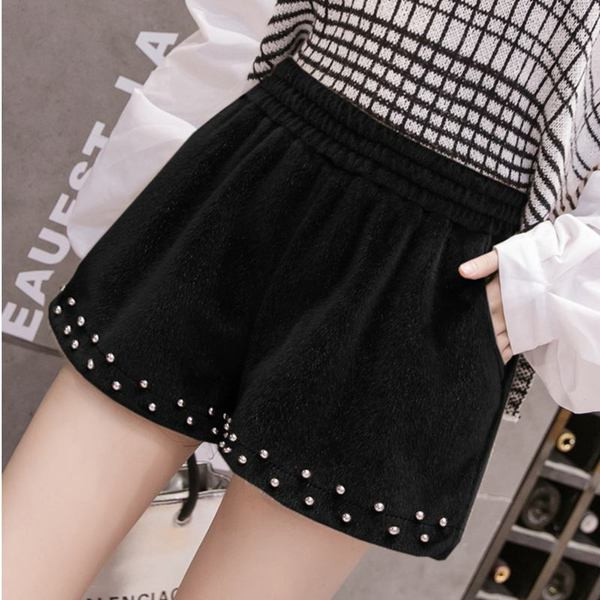 Модерен дамски къс панталон в три цвята