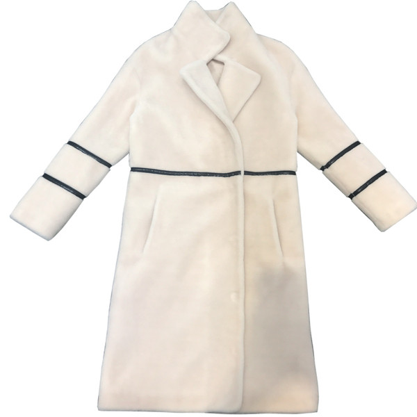 Стилно дамско палто дълъг модел в бял и черен цвят