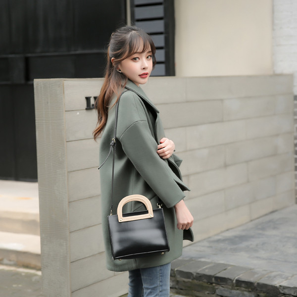 Стилно дамско палто къс модел в два цвята