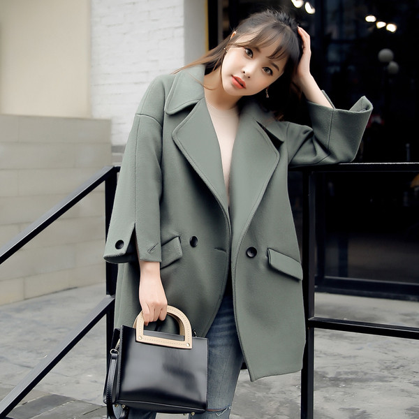 Стилно дамско палто къс модел в два цвята