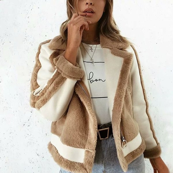 Есенно-зимно дамско палто  с мека подплата и V-образна яка 