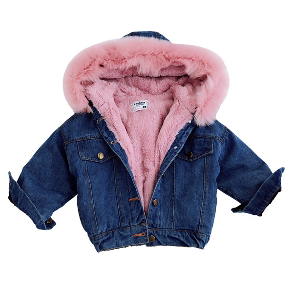 Gyermek farmerdzseki puha béléssel és kapucnival, fekete-kék pehelyszínnel