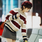 Ежедневен дамски пуловер с О-образна яка