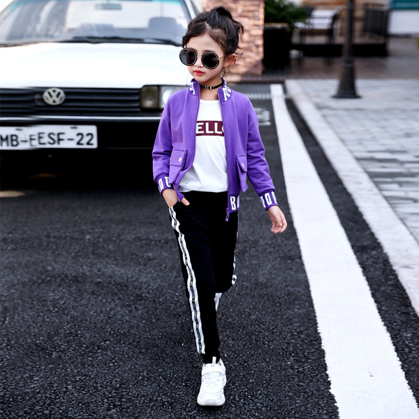 Három részből álló gyermek sportkészlet, három színben felirattal