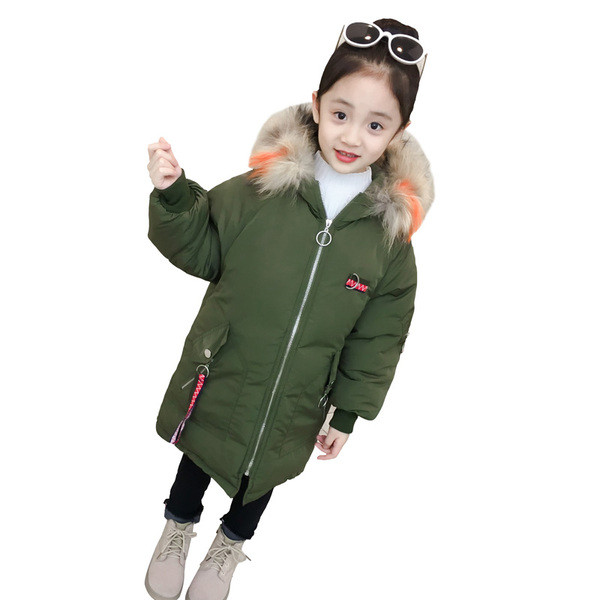 Modern gyerekkabát lányoknak színes hímzéssel, kapucnival