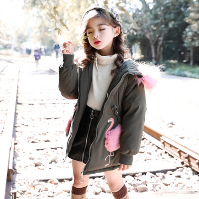 Модерно детско зимно яке за момичета с апликация и пух в черен и зелен цвят