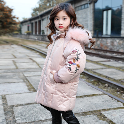 Актуално детско яке с цветна бродерия и качулка