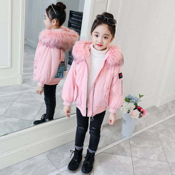 Есенно-зимно детско яке за момичета с пух на качулката в черен и розов цвят 