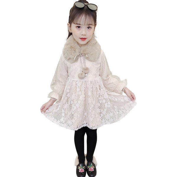 Елегантна детска дантелена рокля с пухена яка в бежов и розов цвят