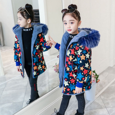 Детско зимно яке за момичета с цветен десен и качулка с пух