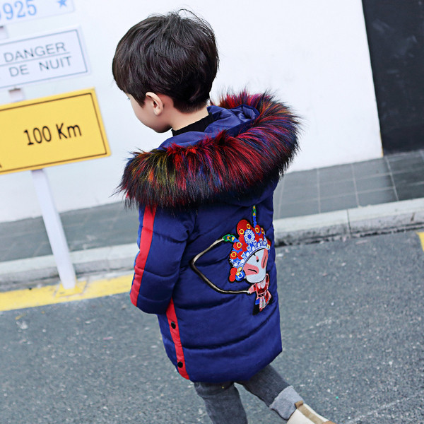 Зимно детско яке за момчета с бродерия и цветен пух в червен и син цвят