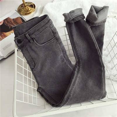 Дамски актуални дънки в три цвята