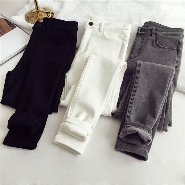 Дамски актуални дънки в три цвята