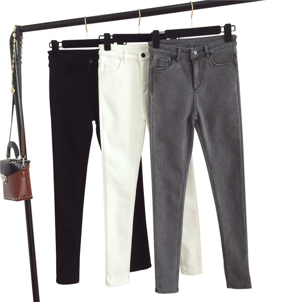 Дамски актуални дънки в три цвята