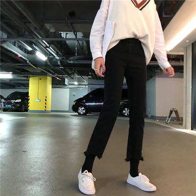 Дамски дънки в два цвята - син и черен