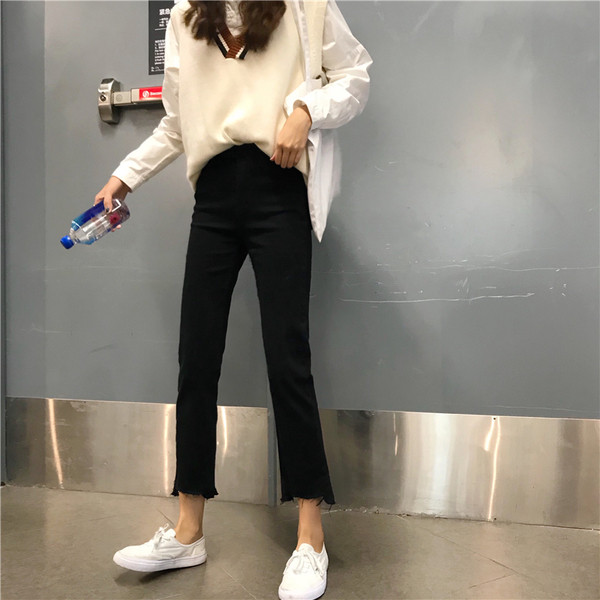 Дамски дънки в два цвята - син и черен