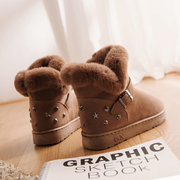 Női alkalmi csizma kétféle modellben