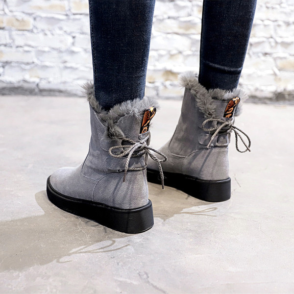 Női csizma szürke és fekete színben