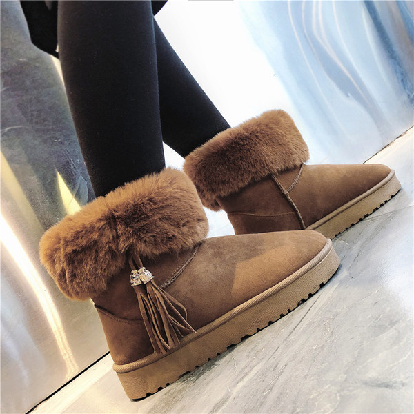 Bojttal és pehellyel ellátott női csizma három színben