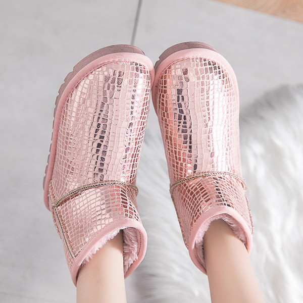 Fényes női csizma több színben