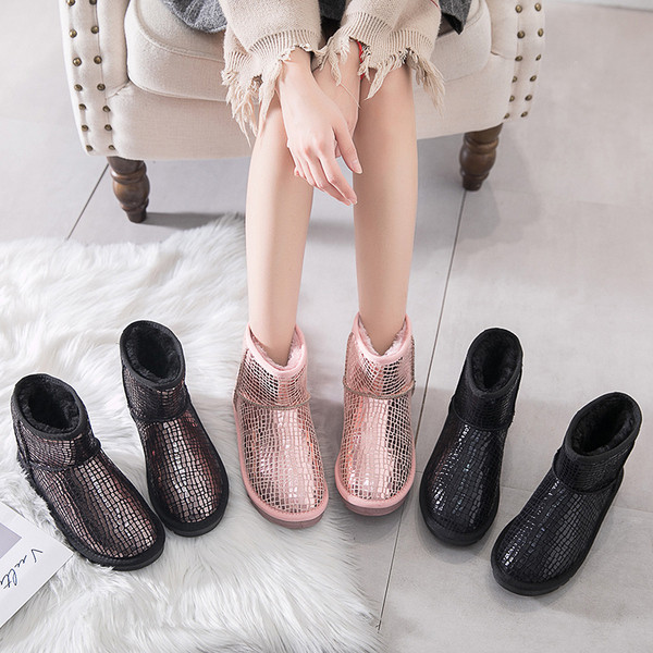 Fényes női csizma több színben