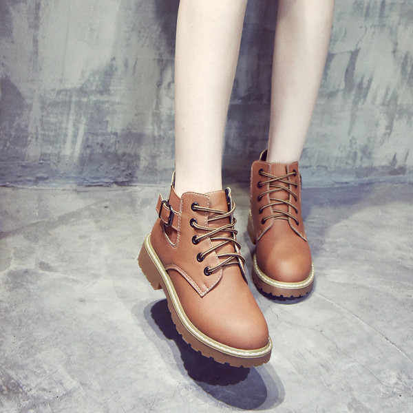 Vastag talpú női csizma három színben