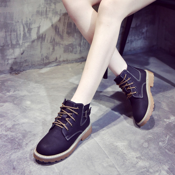 Vastag talpú női csizma három színben