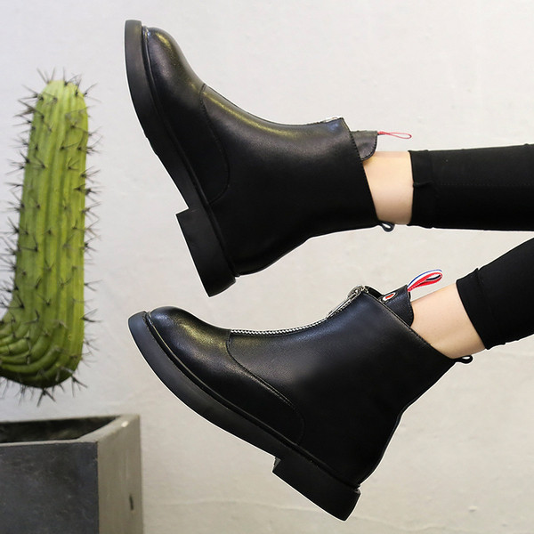 Elegáns női csizma fekete színben